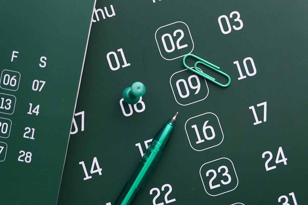 Calendar timeline visualization showing transition phases and declining involvement