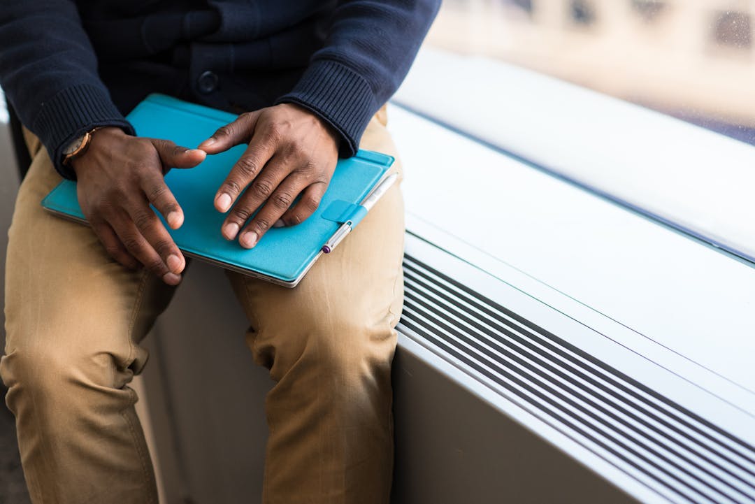 World map showing interconnected business networks and international trade routes